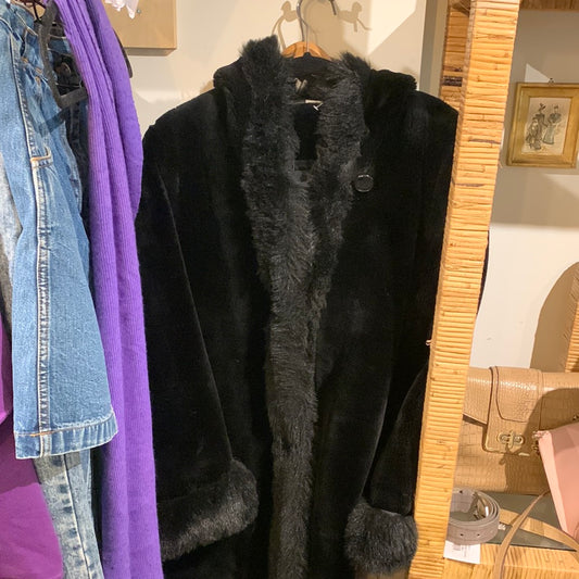 Black faux fur coat Utex