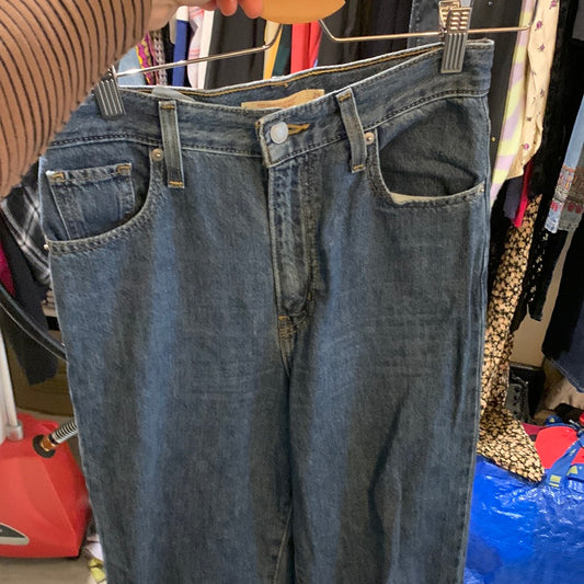 Levis high waisted straight 25 jeans