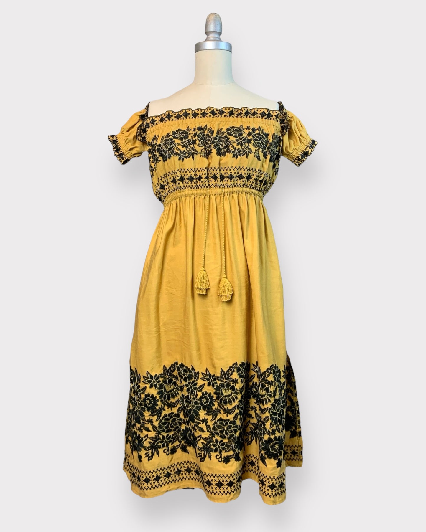 Robe fleurs brodées Jaune et noire Spell & the gypsy , XXS