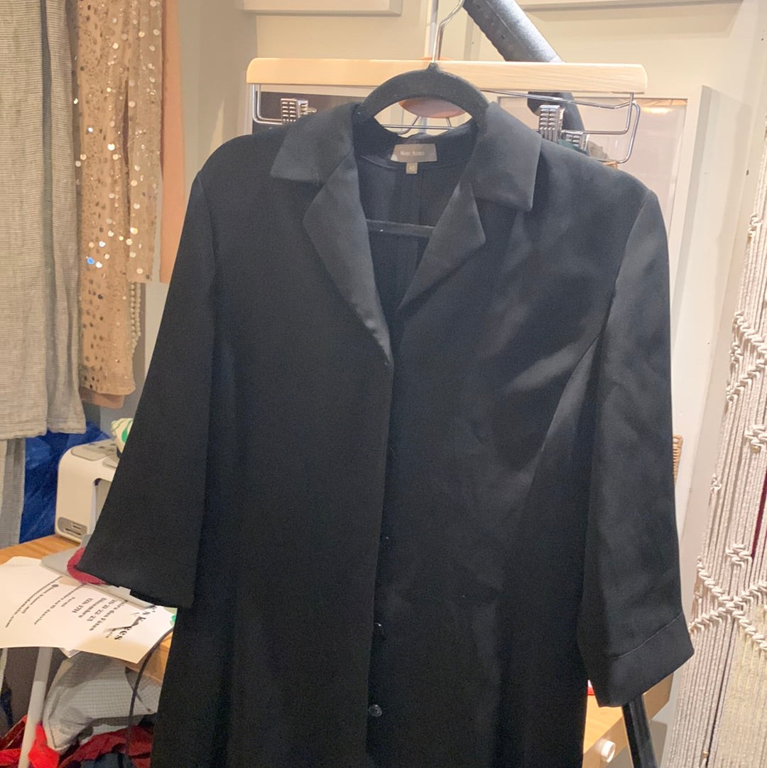 Robe noir Marc Aurel