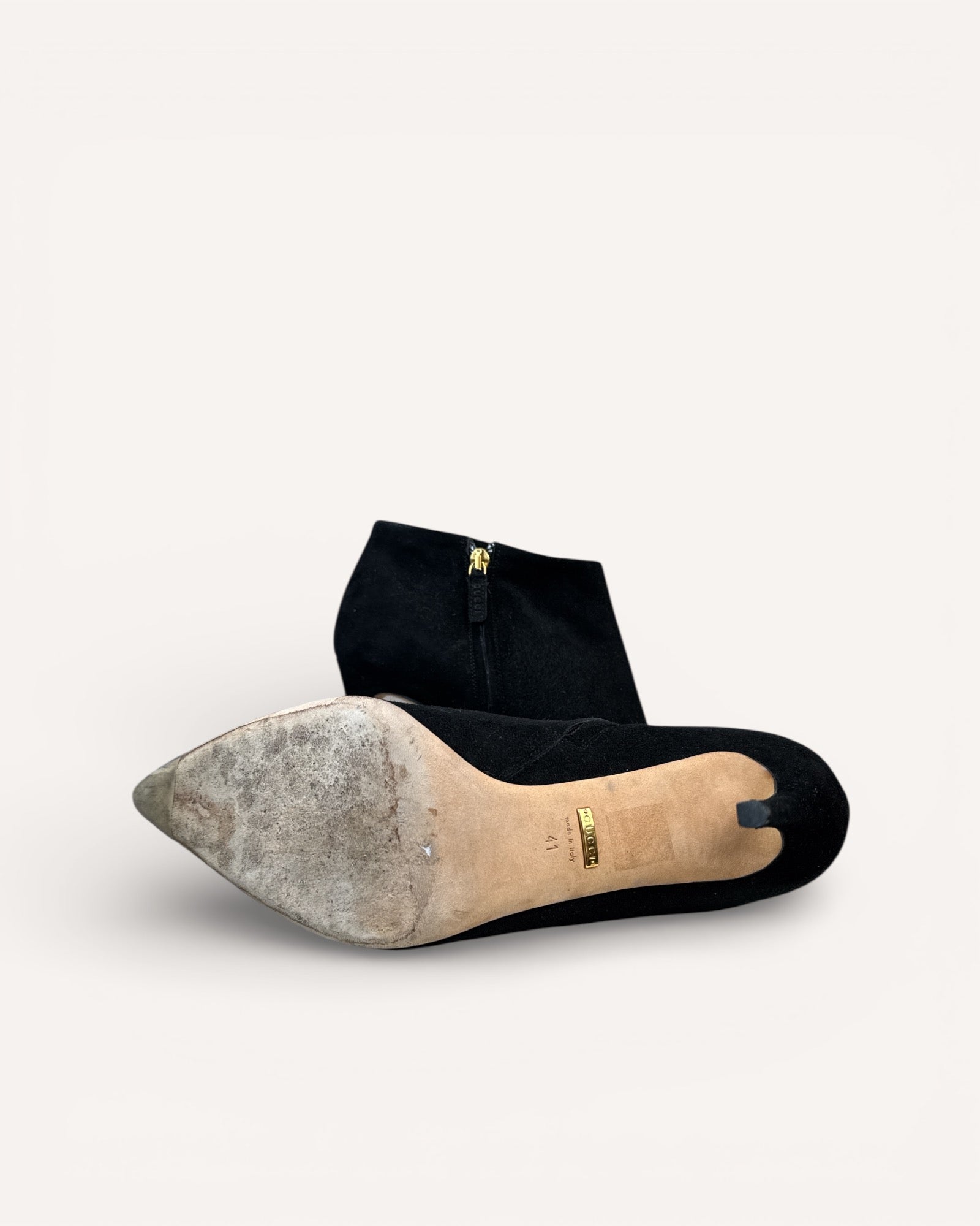 Talons Gucci en suède noir, taille 41.