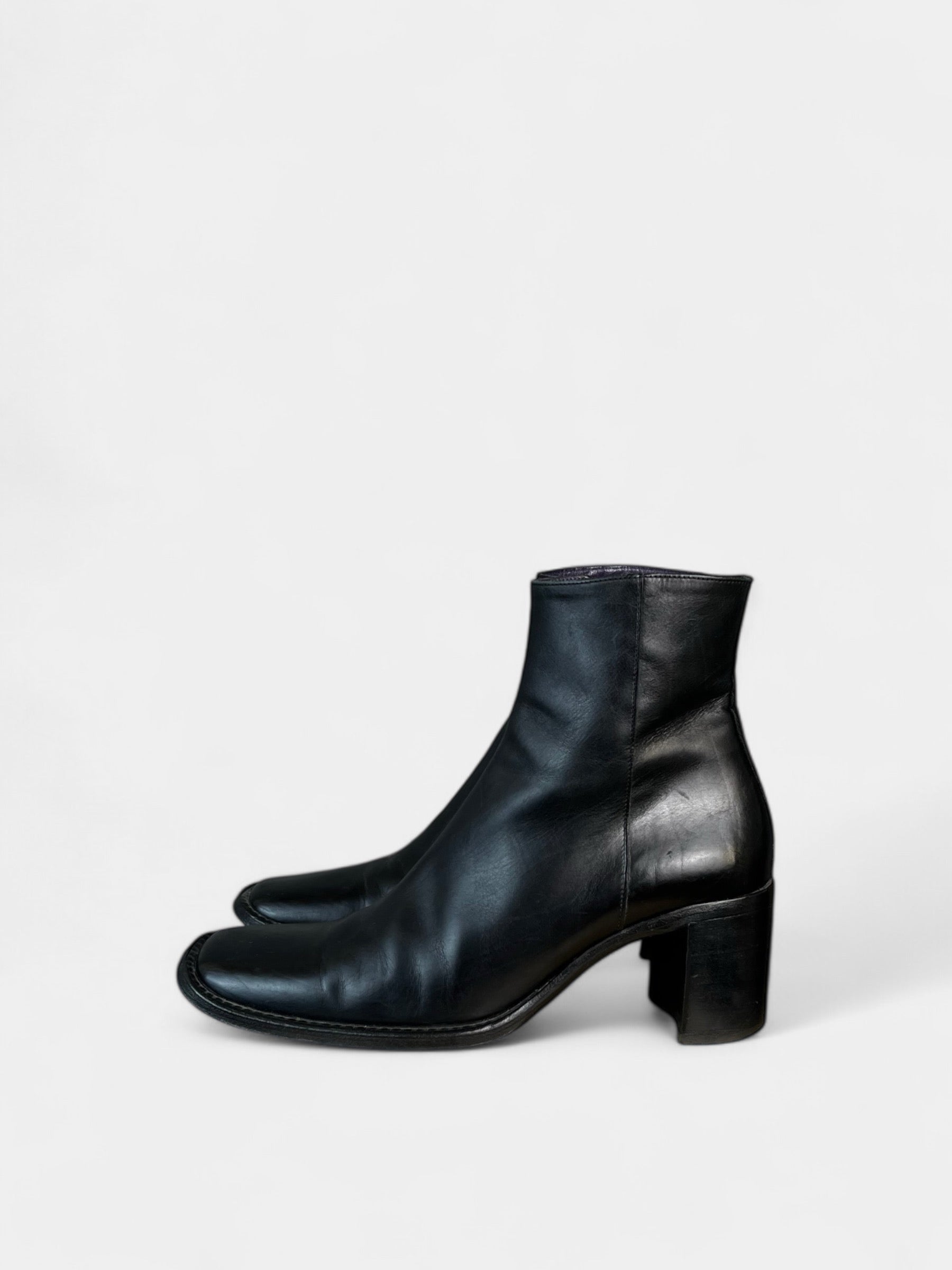 Bottillons cuir noir bouts carrés Freelance, 38