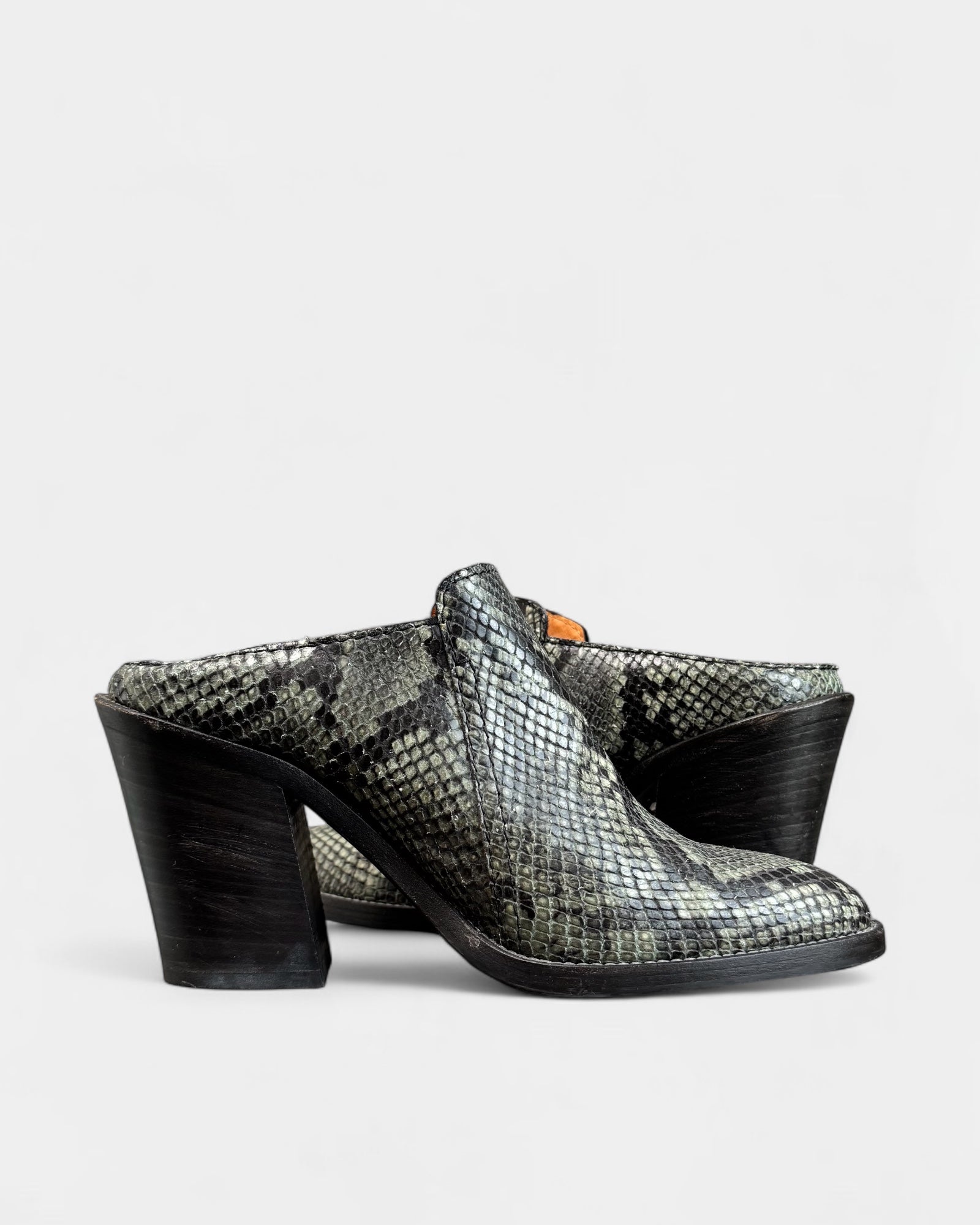 Mules en cuir effet python vert Aquatalia, 8.5