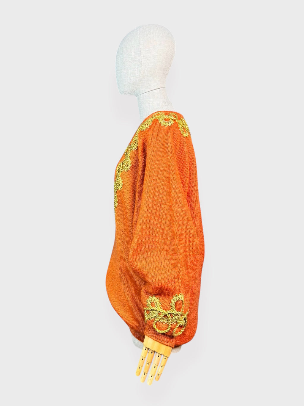 Pull brodé orange Alfred Sung, taille M\L