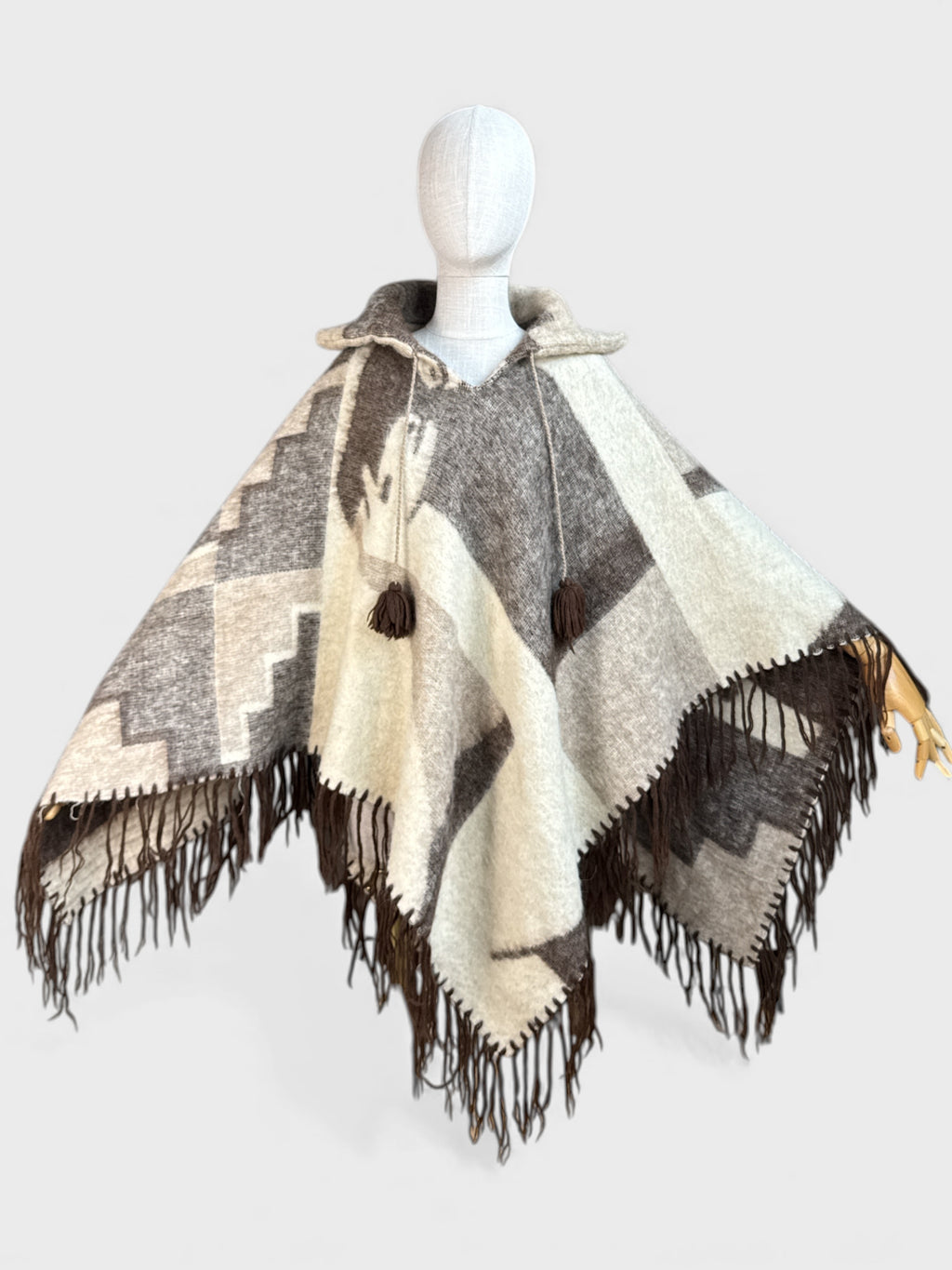 Alpaca poncho, brown and cream