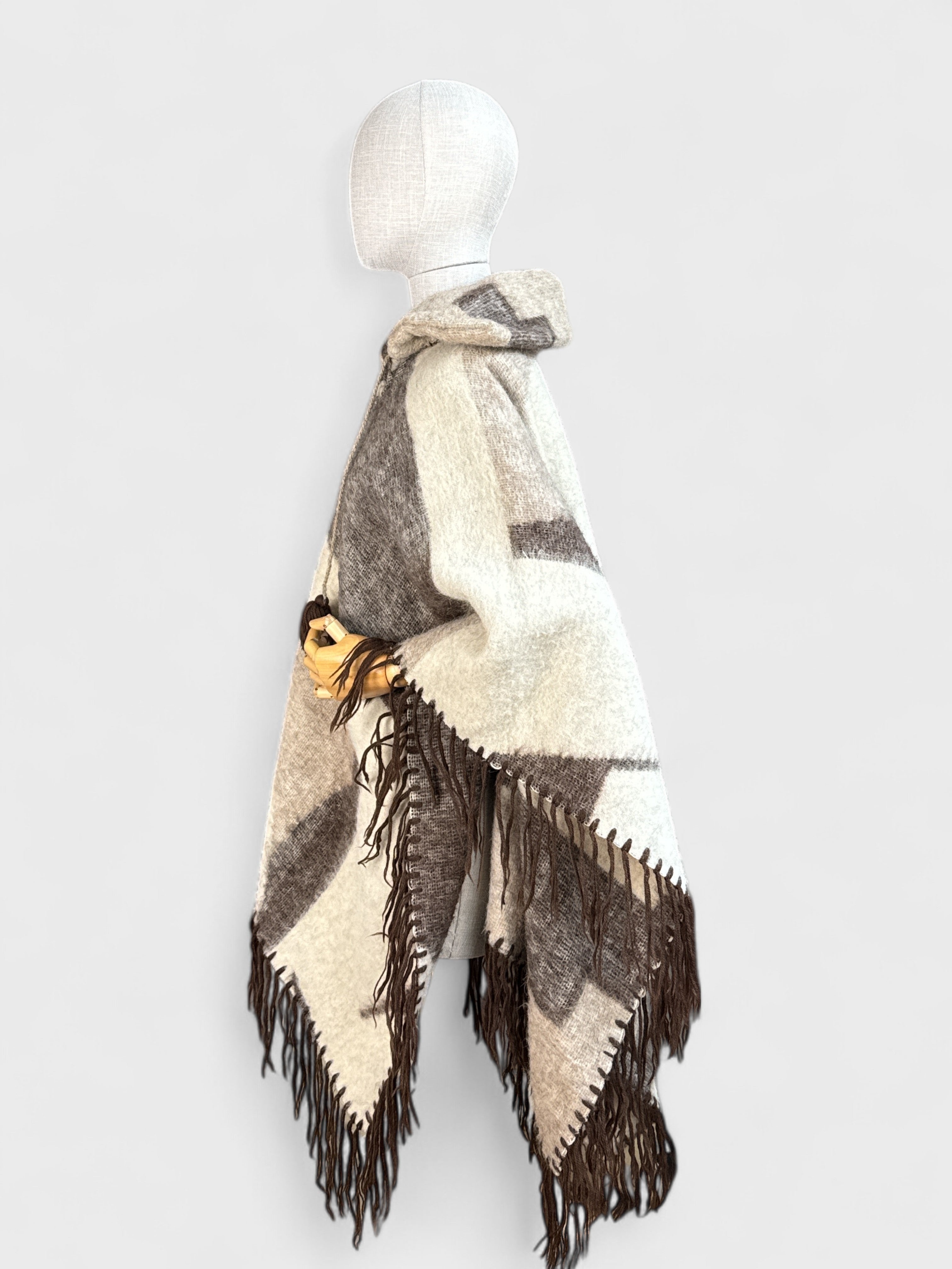 Alpaca poncho, brown and cream